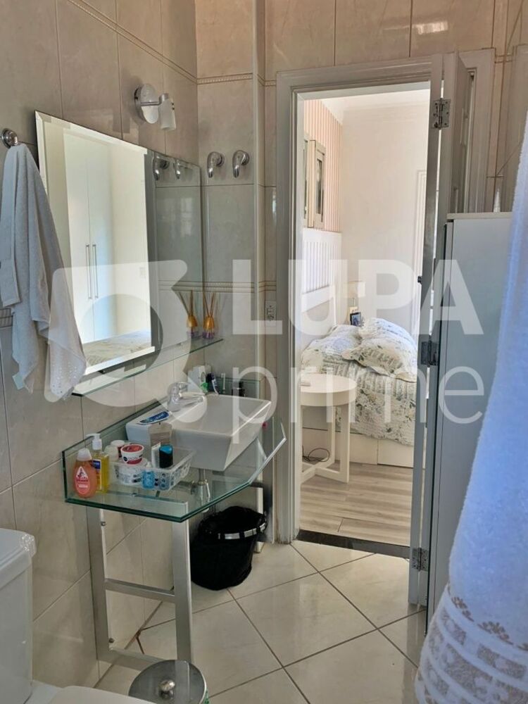 Casa, 3 quartos, 194 m² - Foto 1