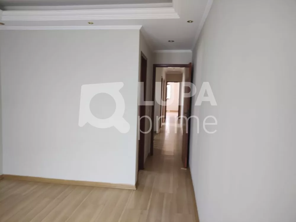 Apartamento à venda com 3 quartos, 68m² - Foto 2