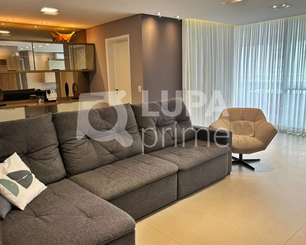 Apartamento à venda com 4 quartos, 206m² - Foto 3