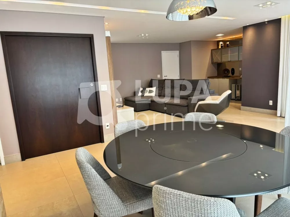 Apartamento à venda com 4 quartos, 206m² - Foto 1