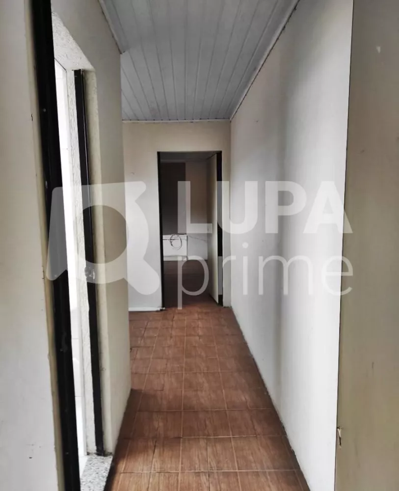 Casa à venda com 2 quartos, 300m² - Foto 3