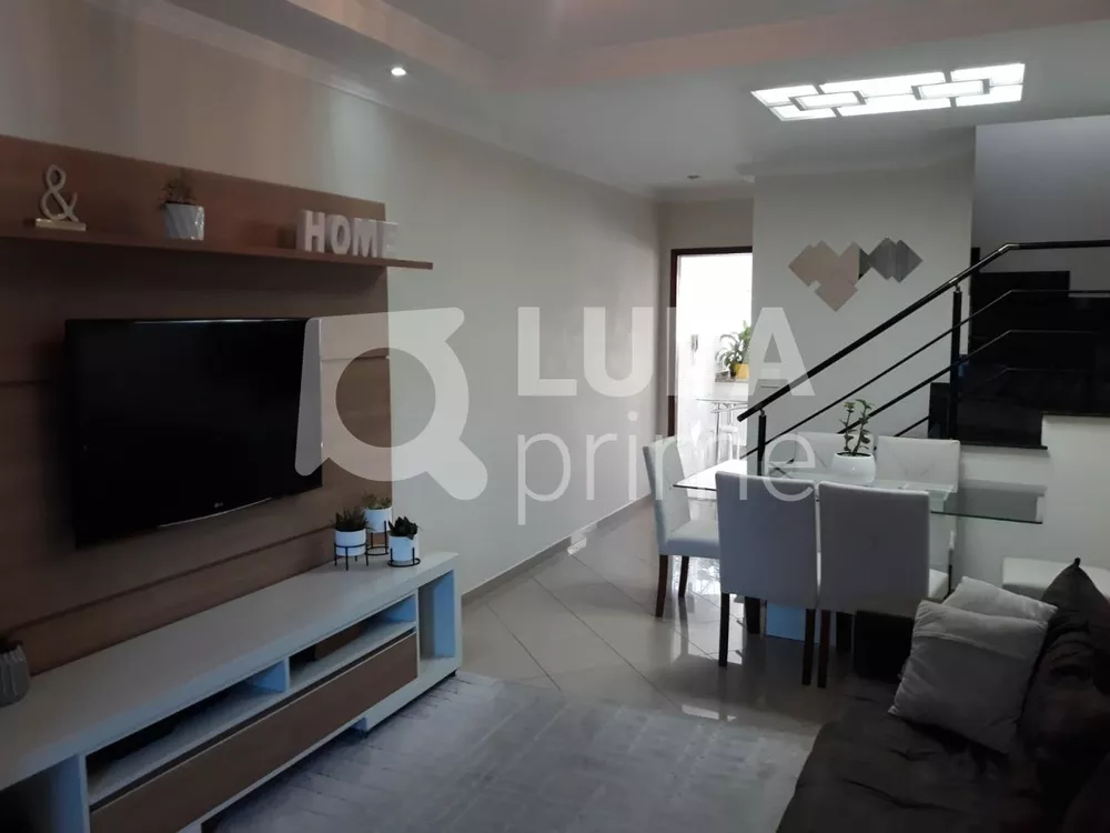 Casa à venda com 3 quartos, 120m² - Foto 4