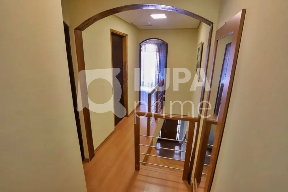 Casa, 4 quartos, 180 m² - Foto 1