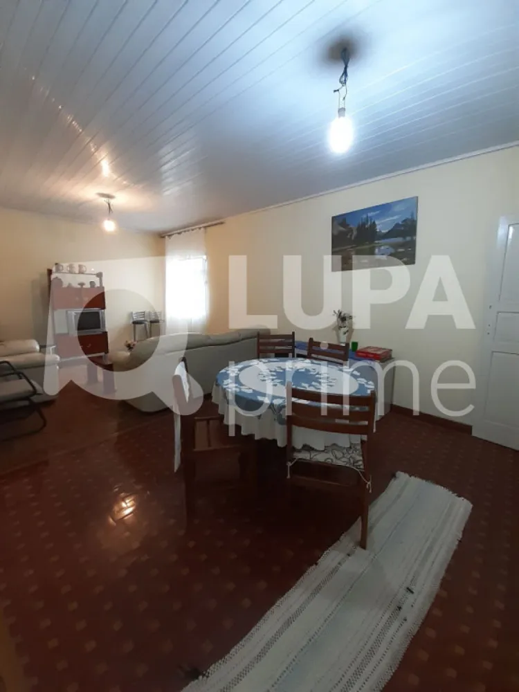 Casa, 5 quartos, 198 m² - Foto 1