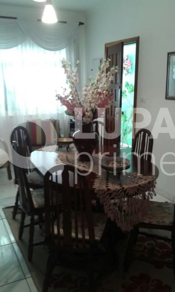 Casa, 2 quartos, 230 m² - Foto 1