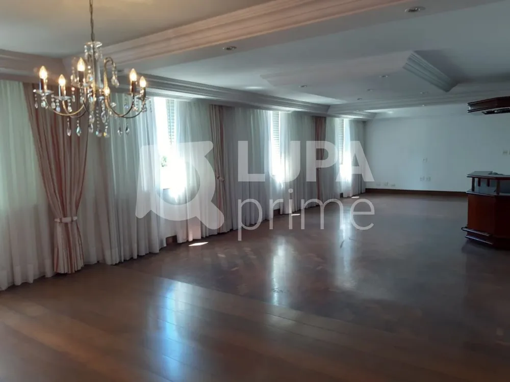 Apartamento, 3 quartos, 211 m² - Foto 1