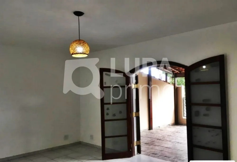 Casa, 3 quartos, 180 m² - Foto 1