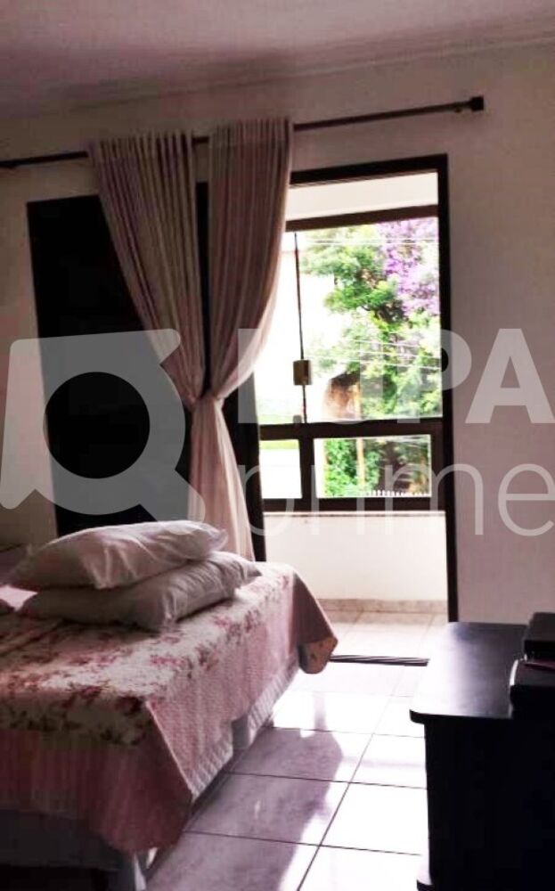 Casa, 3 quartos, 240 m² - Foto 3