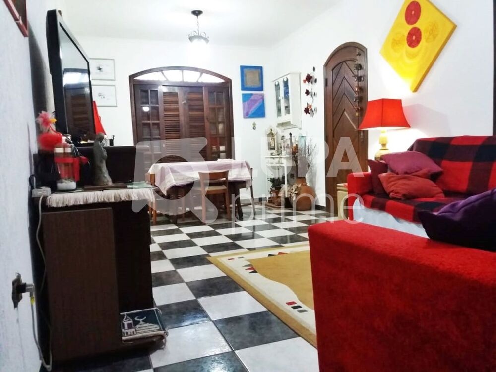 Casa, 4 quartos, 172 m² - Foto 1