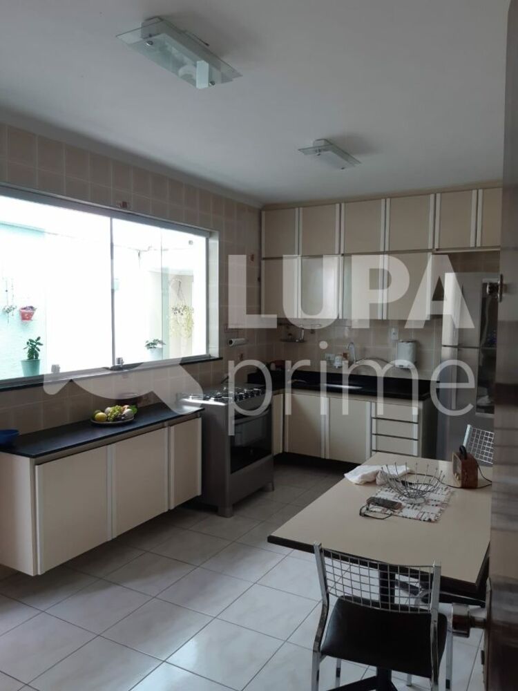 Casa, 4 quartos, 272 m² - Foto 4