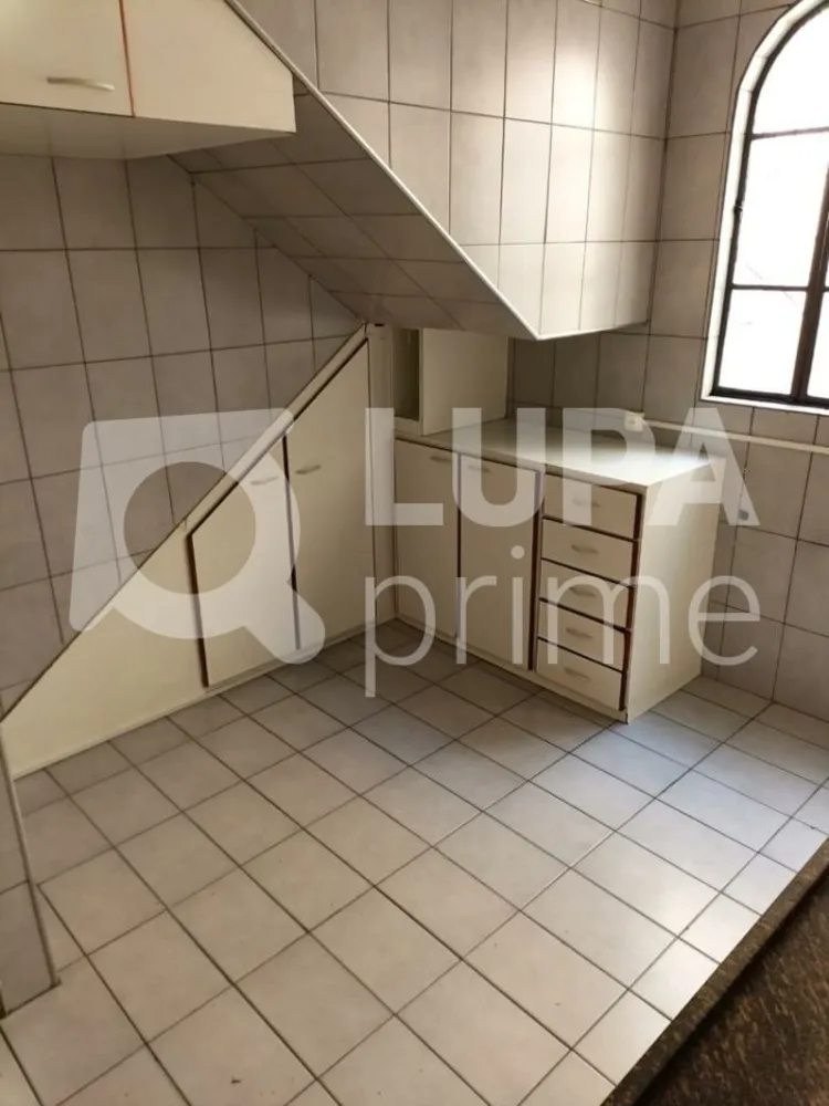 Casa, 4 quartos, 180 m² - Foto 1