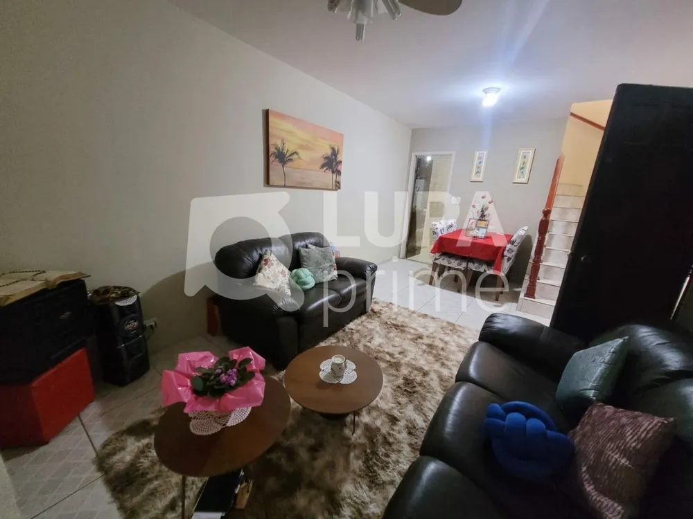 Casa, 2 quartos, 200 m² - Foto 1