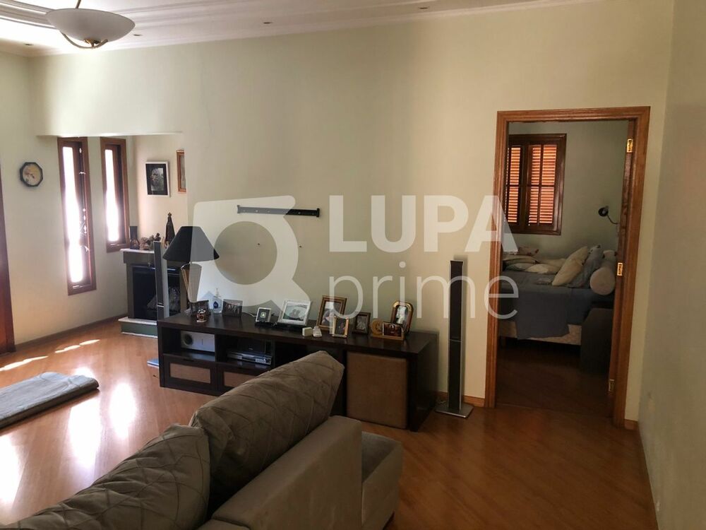 Casa à venda com 2 quartos, 160m² - Foto 2