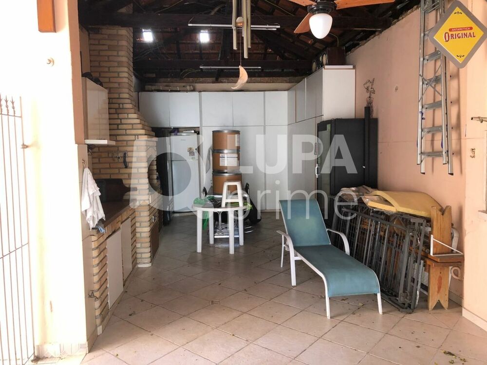 Casa à venda com 2 quartos, 160m² - Foto 18