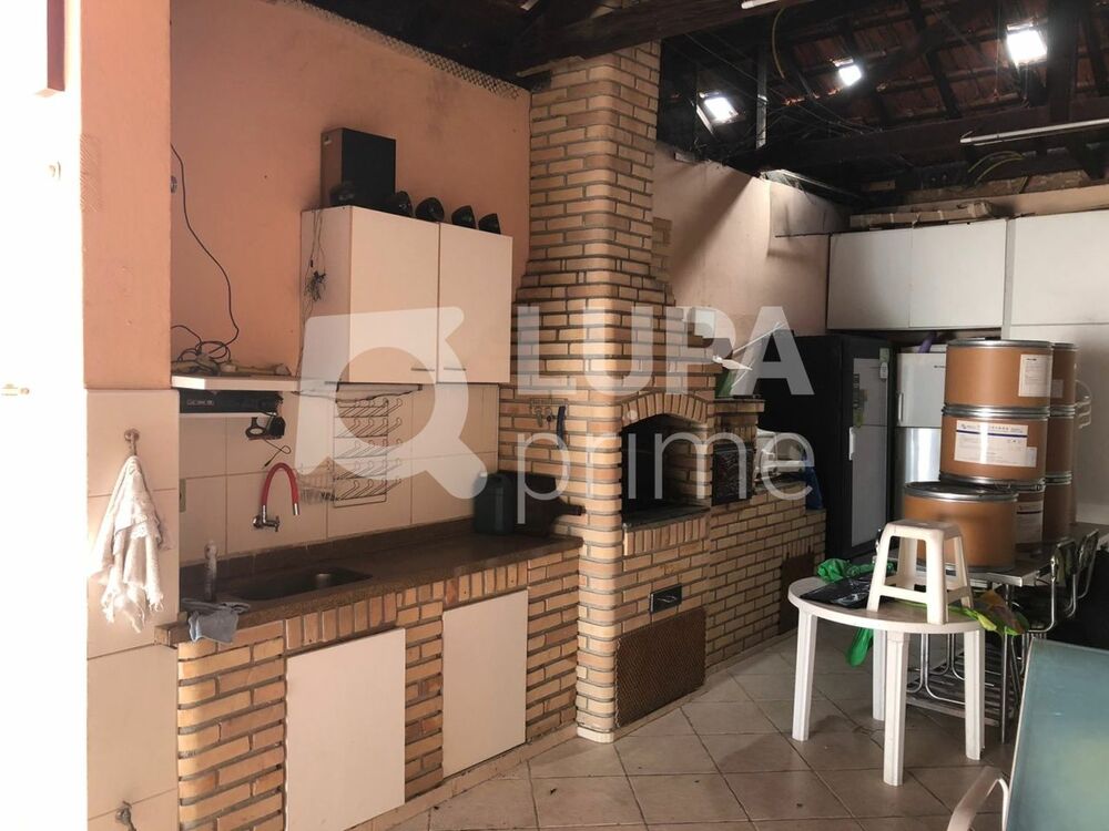 Casa à venda com 2 quartos, 160m² - Foto 17