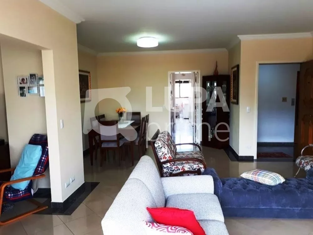 Apartamento à venda com 3 quartos, 154m² - Foto 2