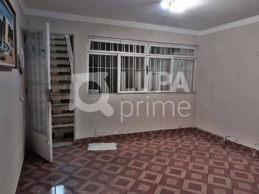 Casa à venda com 2 quartos, 110m² - Foto 1