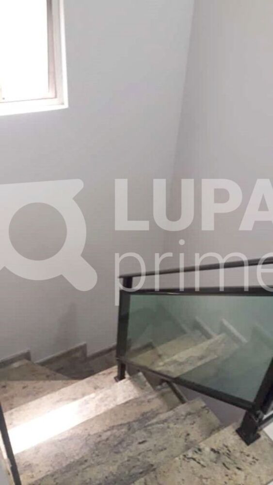 Casa à venda com 3 quartos, 160m² - Foto 2