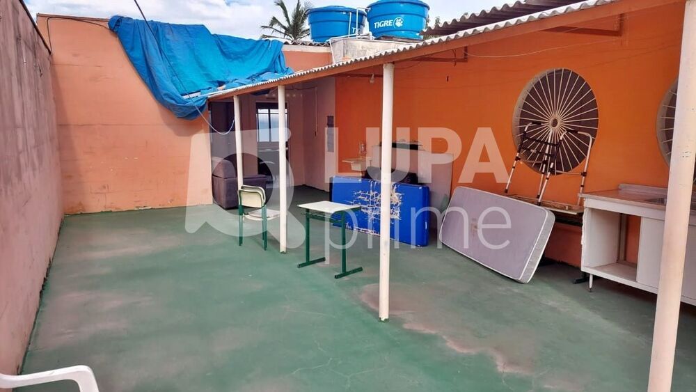 Casa, 10 quartos, 173 m² - Foto 2