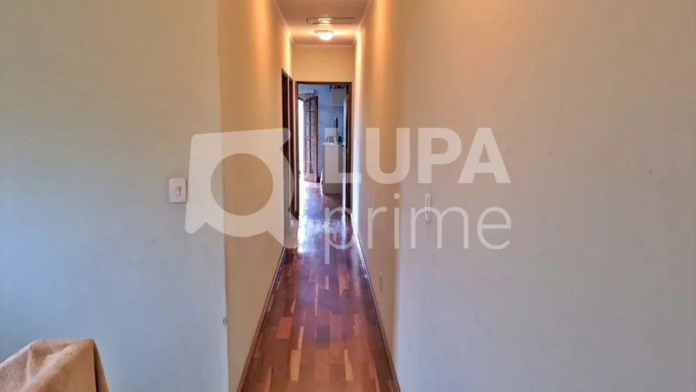 Casa à venda com 3 quartos, 261m² - Foto 4