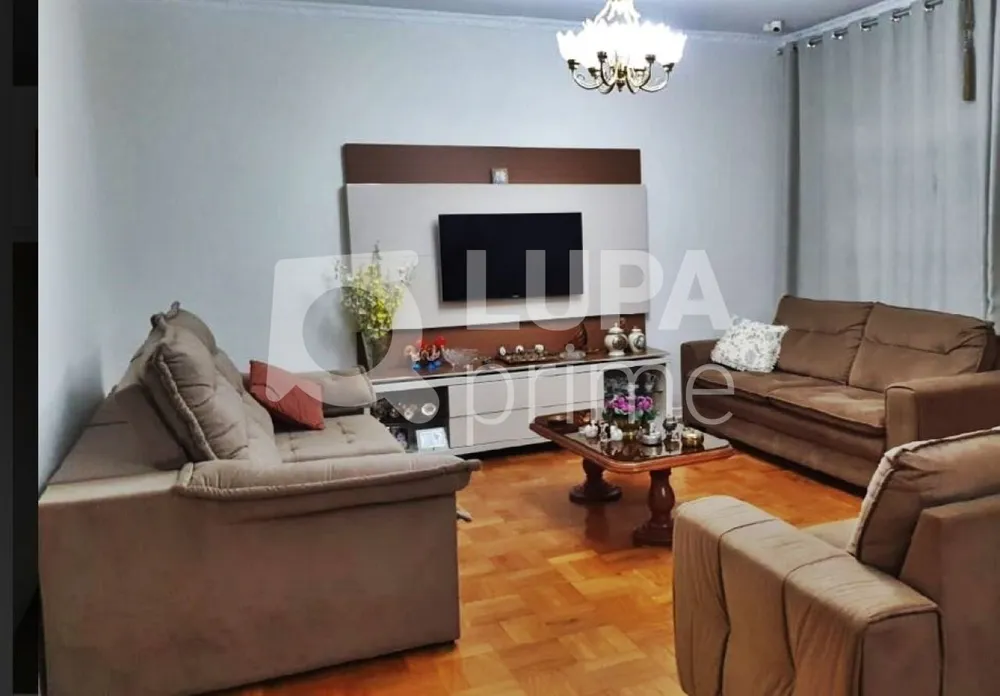 Casa, 3 quartos, 202 m² - Foto 1