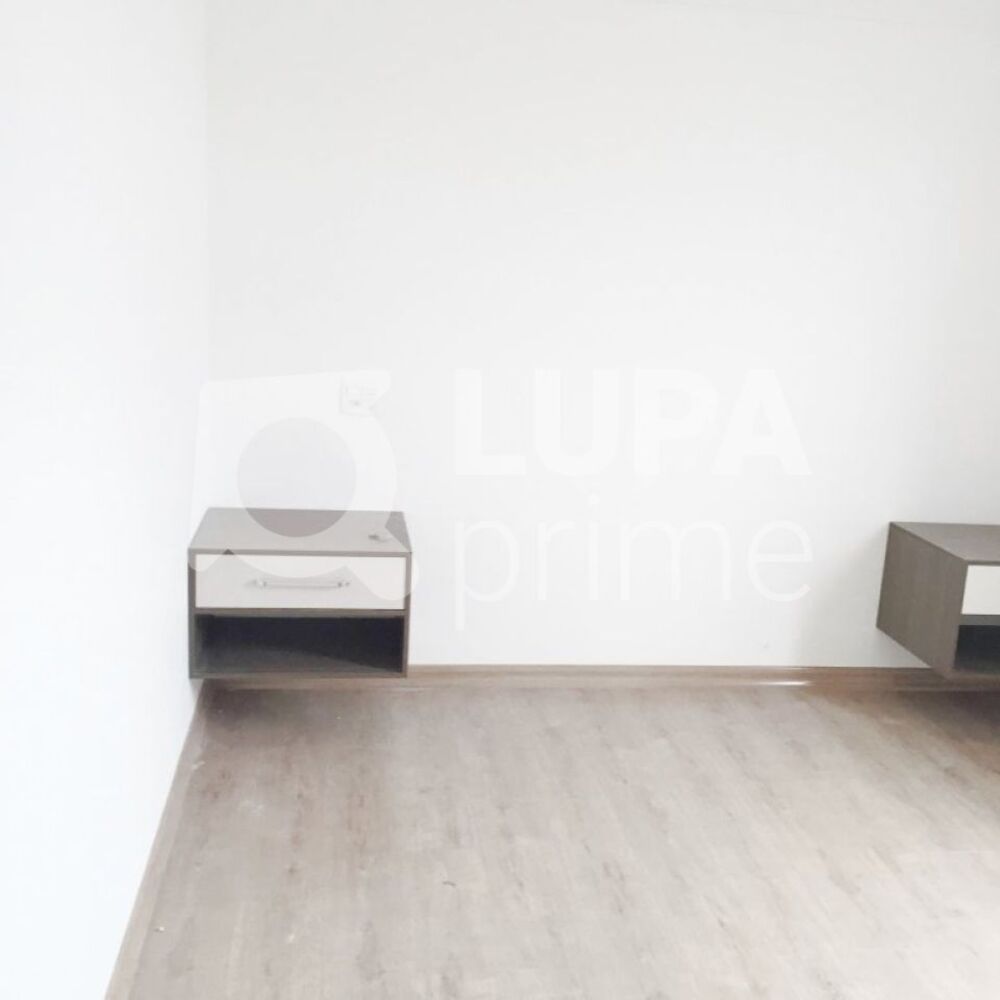 Apartamento à venda com 3 quartos, 130m² - Foto 3