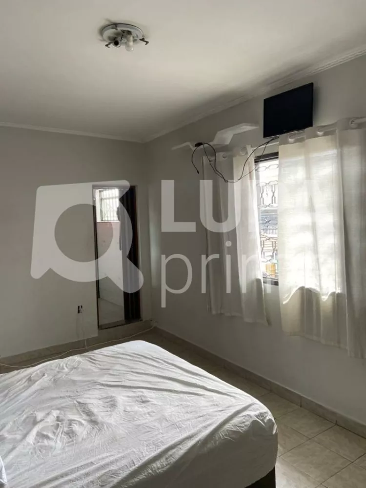 Casa à venda com 3 quartos, 220m² - Foto 10