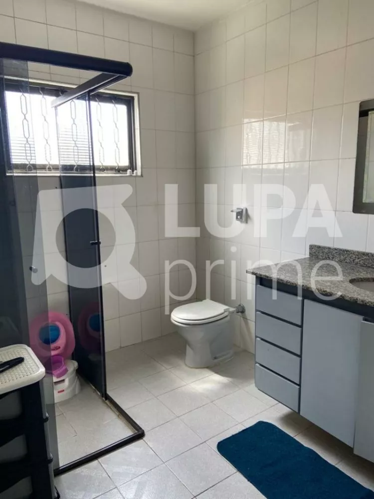 Casa à venda com 3 quartos, 220m² - Foto 13