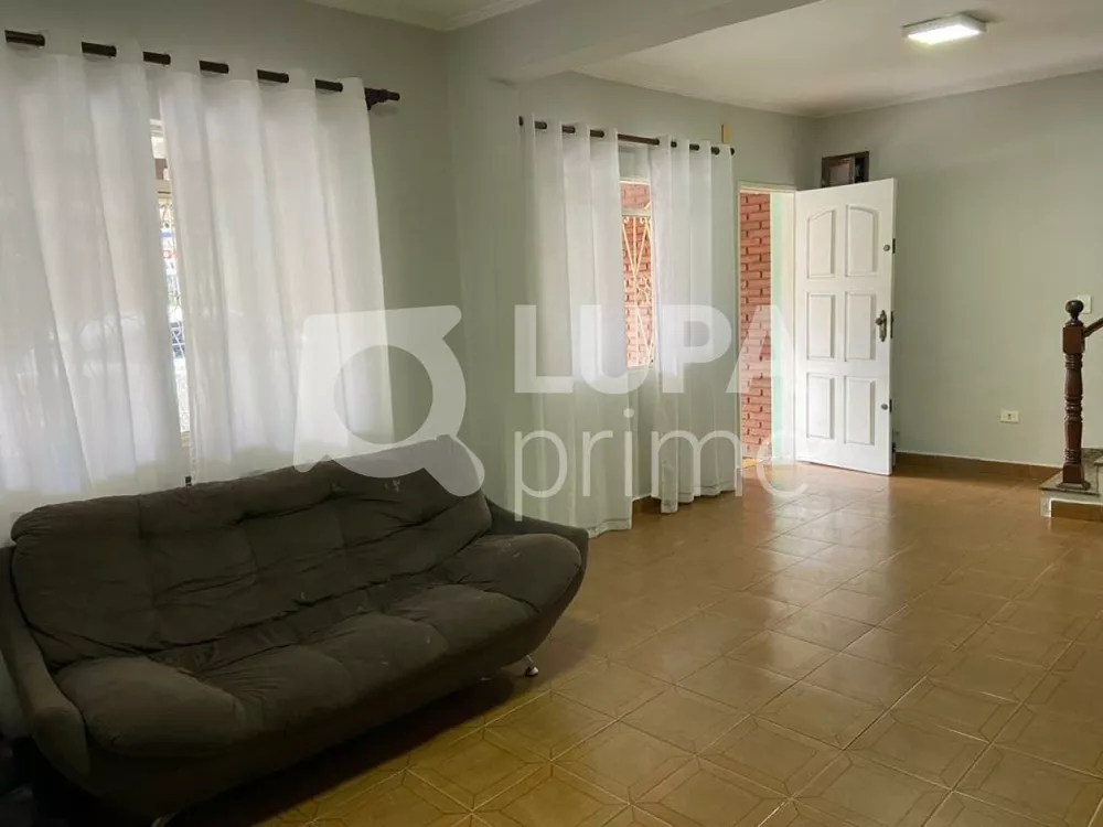 Casa à venda com 3 quartos, 220m² - Foto 3