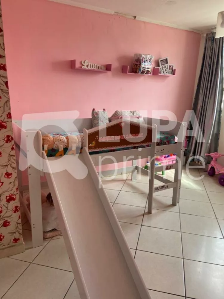 Casa à venda com 3 quartos, 220m² - Foto 15