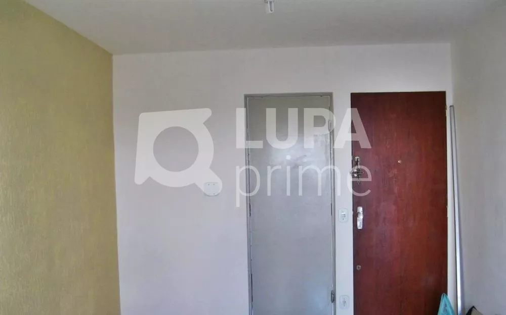 Apartamento à venda com 3 quartos, 70m² - Foto 2