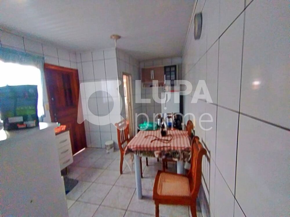 Casa à venda com 3 quartos, 185m² - Foto 3