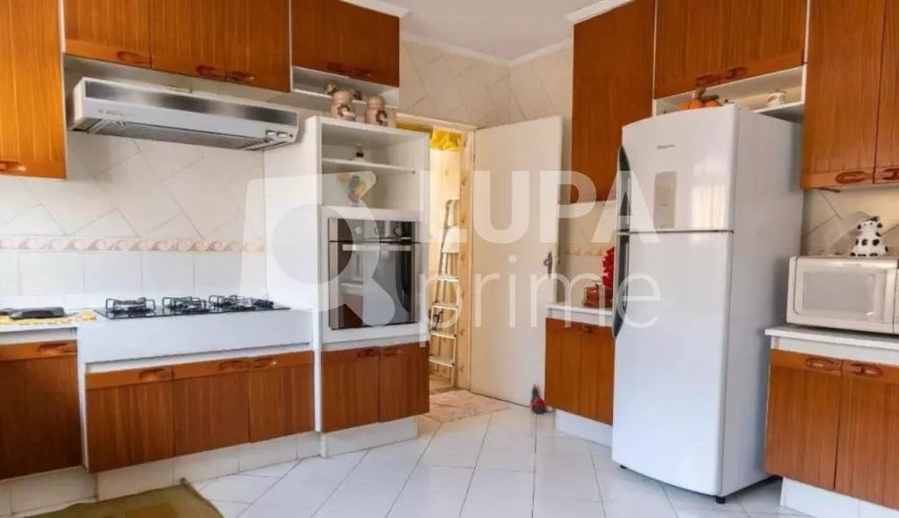 Casa à venda com 3 quartos, 179m² - Foto 4