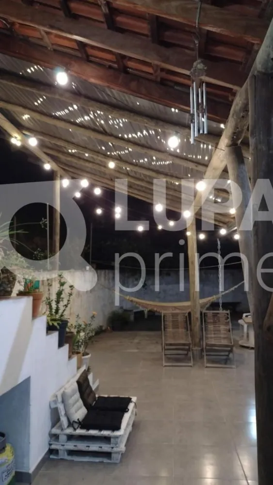Casa, 3 quartos, 221 m² - Foto 1