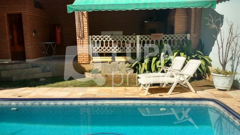 Casa, 3 quartos, 248 m² - Foto 2