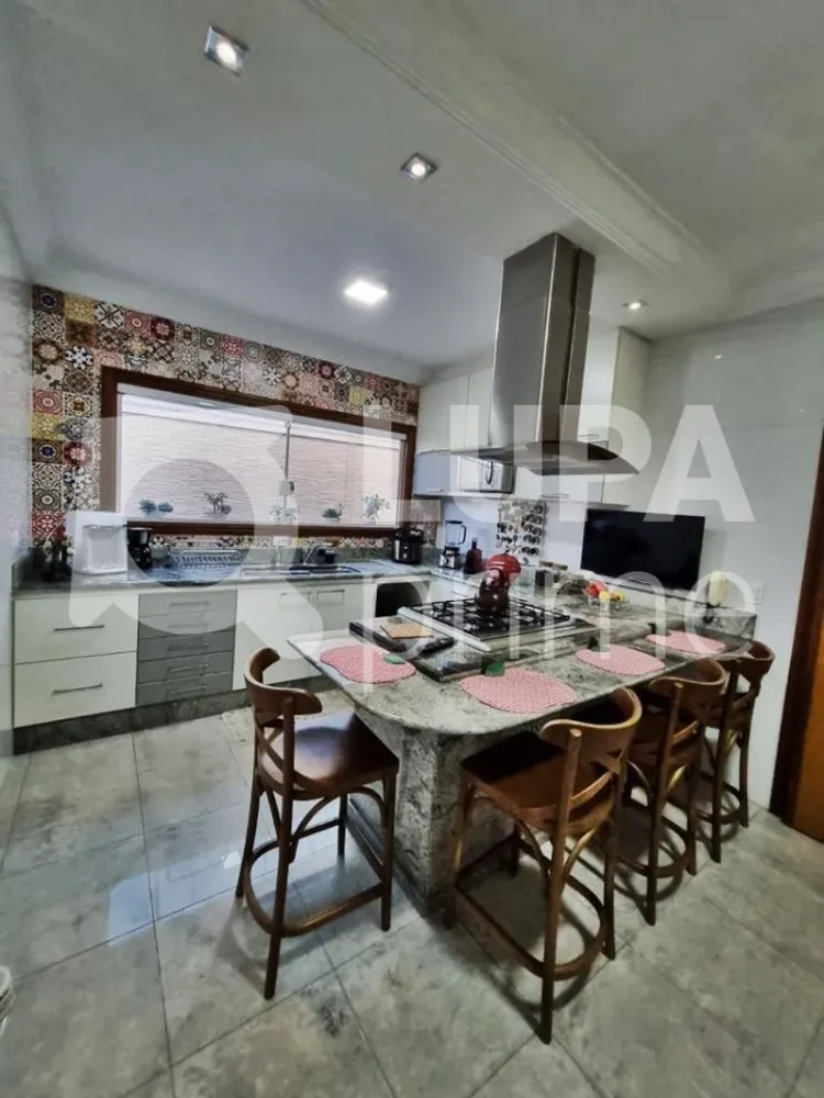 Casa, 3 quartos, 223 m² - Foto 3