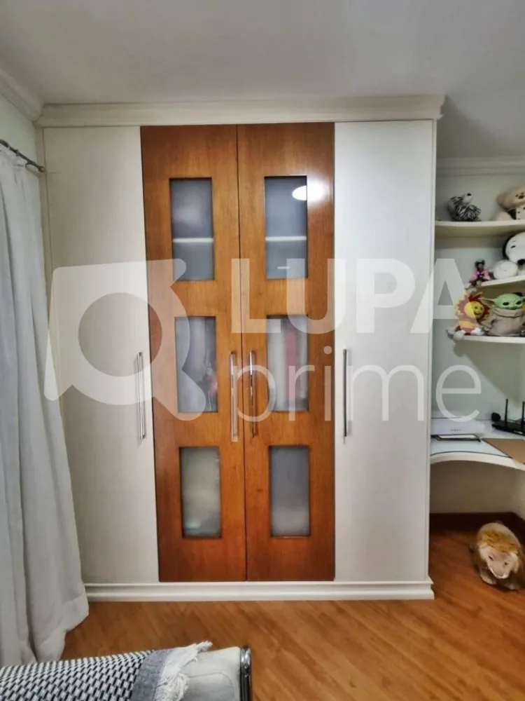 Casa, 3 quartos, 223 m² - Foto 2