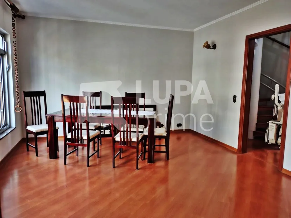 Casa, 4 quartos, 140 m² - Foto 1