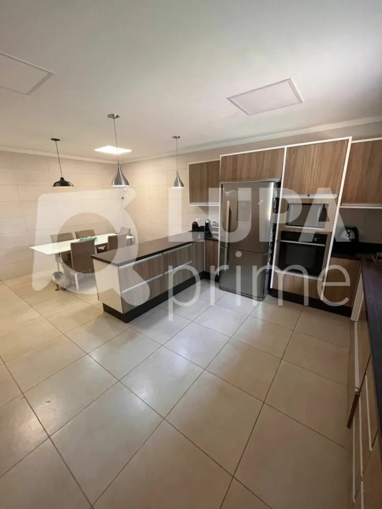 Casa, 4 quartos, 350 m² - Foto 2