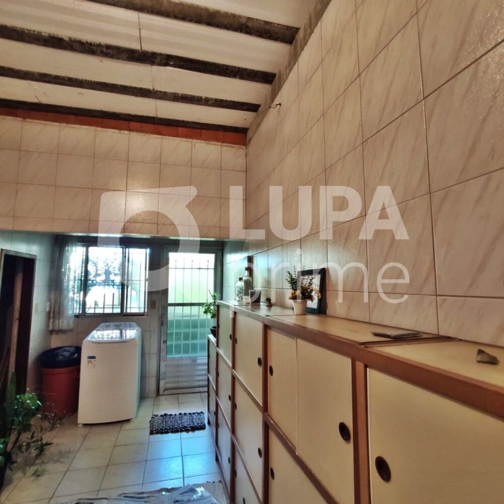 Casa, 5 quartos, 180 m² - Foto 4