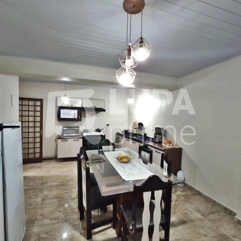 Casa, 5 quartos, 180 m² - Foto 2