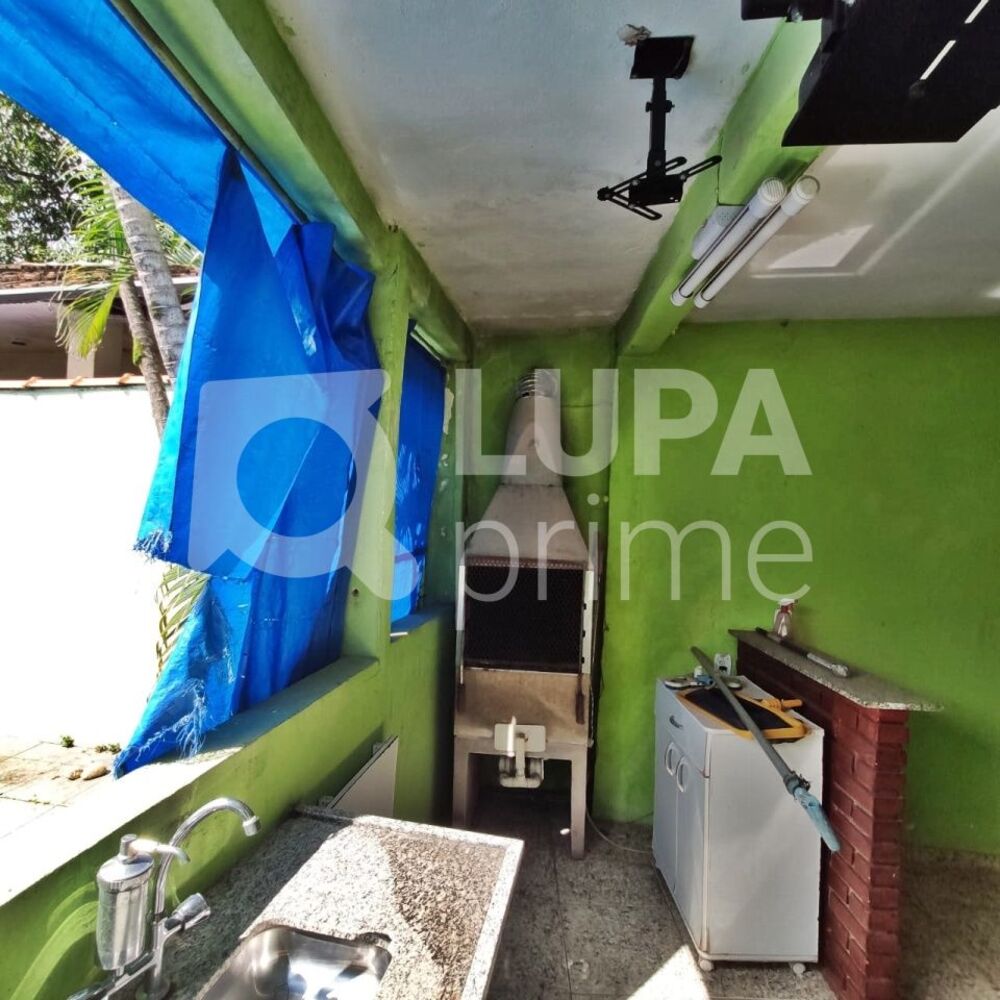 Casa, 5 quartos, 180 m² - Foto 1