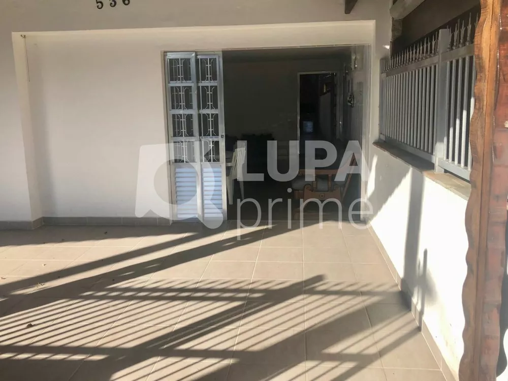 Casa à venda com 3 quartos, 220m² - Foto 4