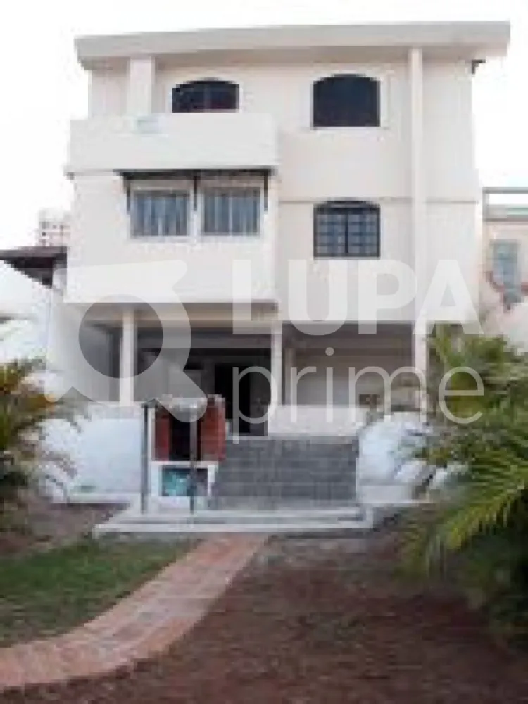 Casa, 3 quartos, 437 m² - Foto 1