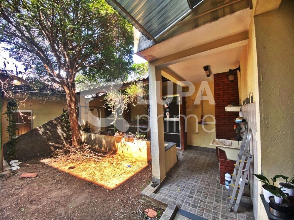 Casa à venda com 6 quartos, 320m² - Foto 5