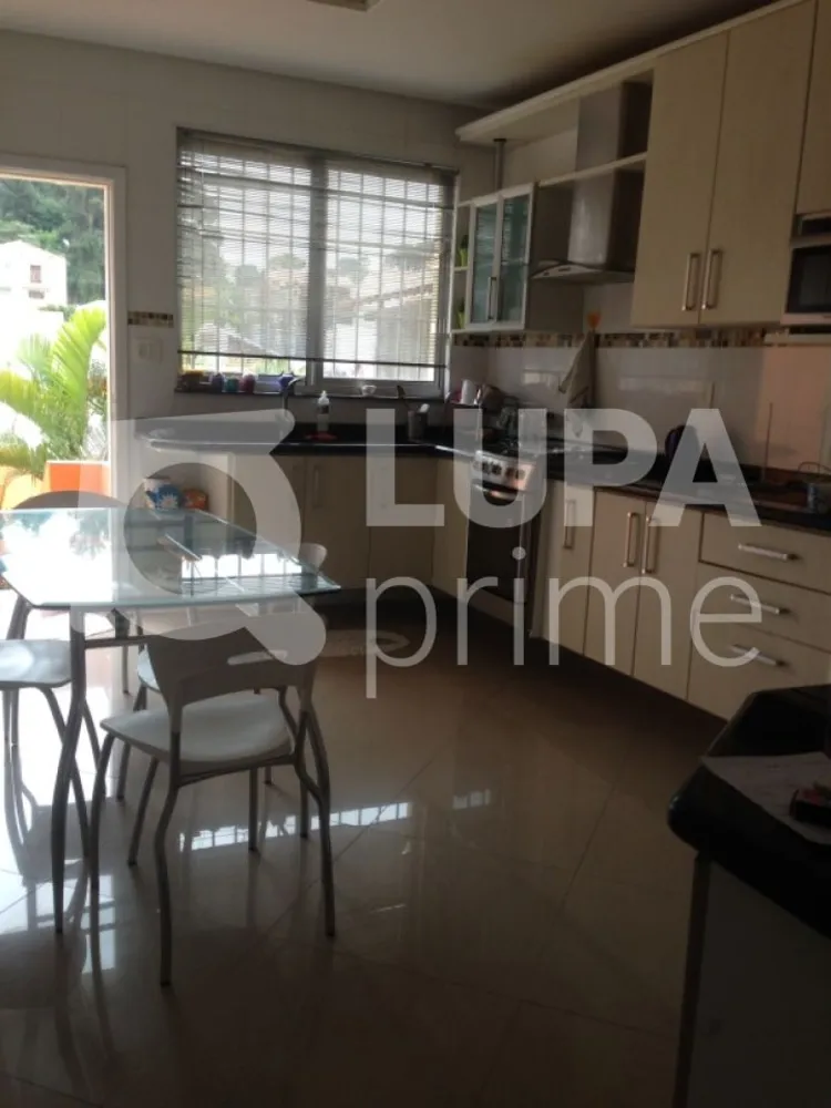Casa, 3 quartos, 240 m² - Foto 11