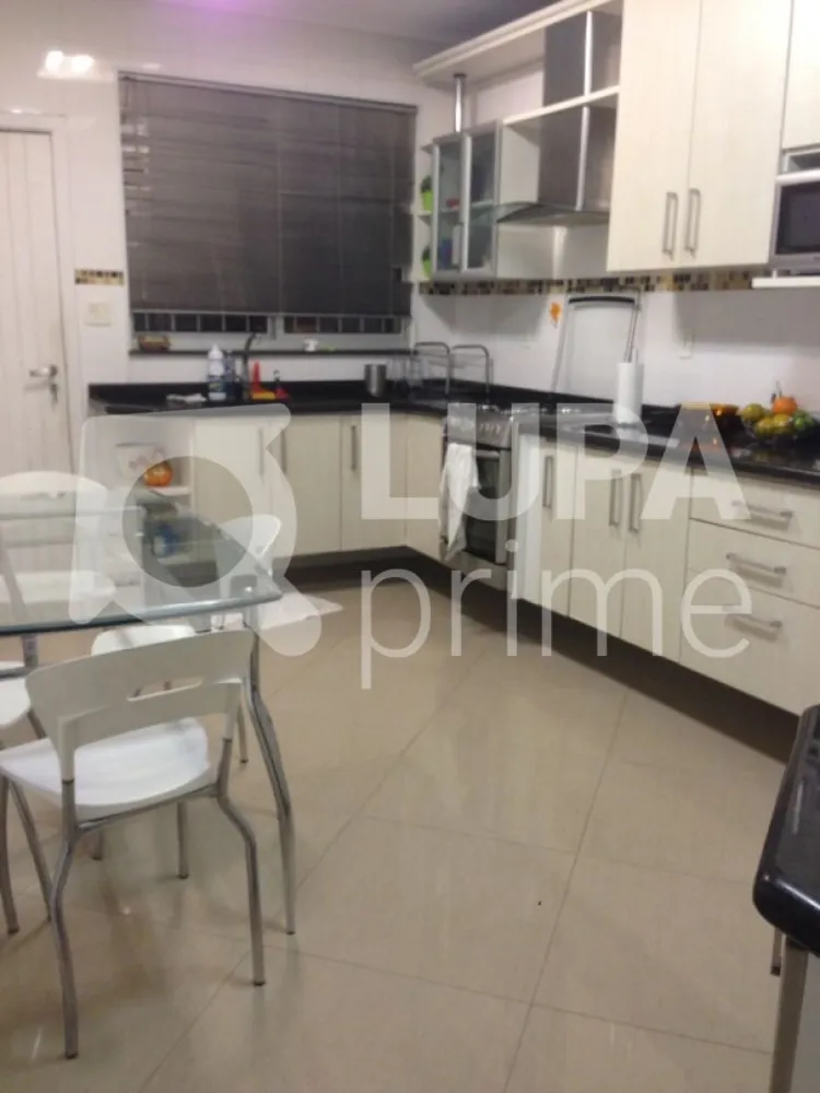 Casa, 3 quartos, 240 m² - Foto 10