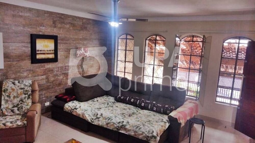 Casa, 3 quartos, 200 m² - Foto 1