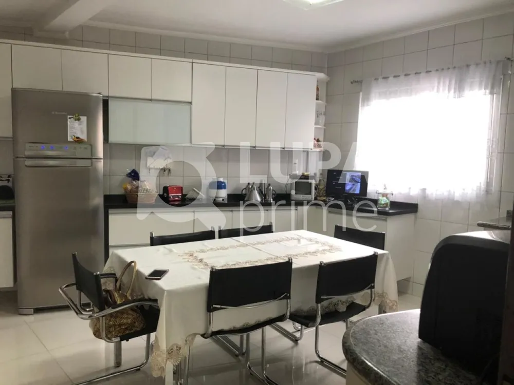 Casa, 3 quartos, 125 m² - Foto 2