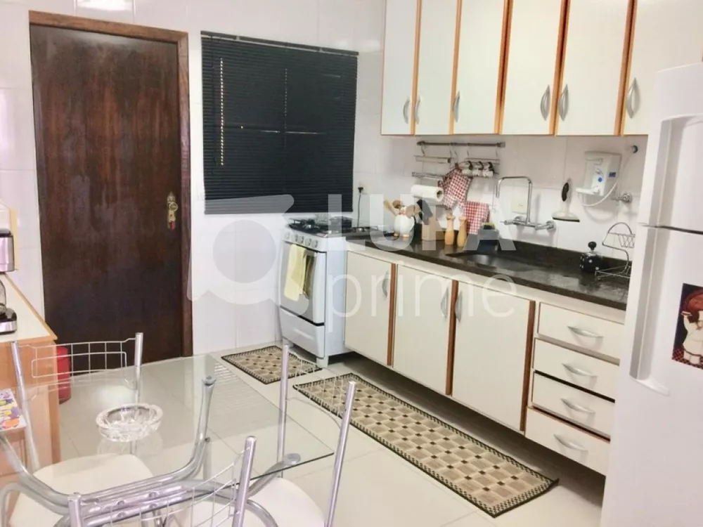 Apartamento à venda com 3 quartos, 108m² - Foto 3